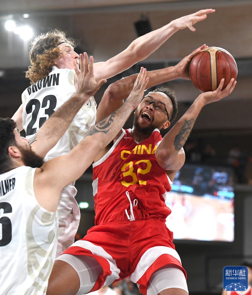 包含赛艇友谊赛，泰山海豚队与滇池铁骑队淘汰对手，阵地战处理得当！二次进攻频频奏效的词条